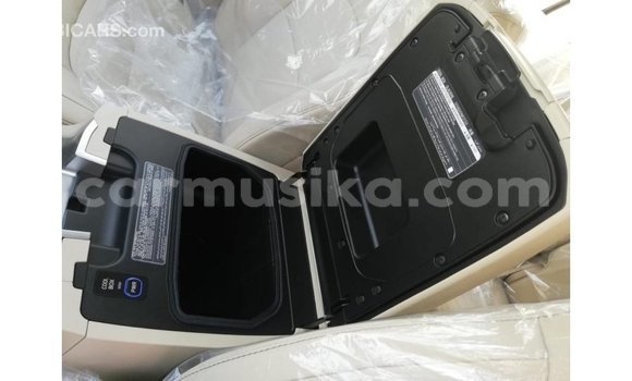 Tenga Imported Toyota Land Cruiser Chena Mota in Import - Dubai in Harare Tenga Imported Toyota Land Cruiser Chena Mota in Import - Dubai in Harare