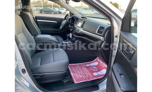Tenga Imported Toyota Highlander Zvimwe Mota in Import - Dubai in Harare Tenga Imported Toyota Highlander Zvimwe Mota in Import - Dubai in Harare