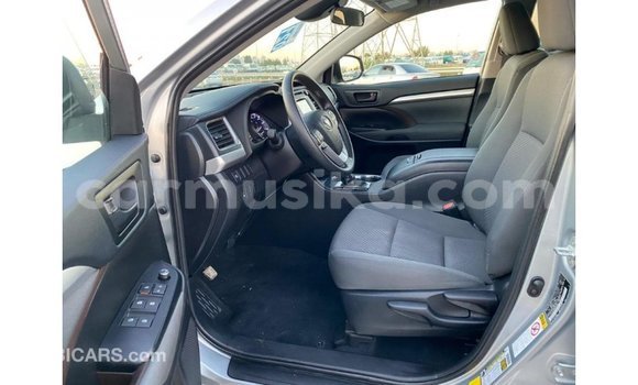 Tenga Imported Toyota Highlander Zvimwe Mota in Import - Dubai in Harare Tenga Imported Toyota Highlander Zvimwe Mota in Import - Dubai in Harare
