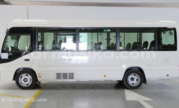 Acheter Import Voiture Toyota Coaster Blanc à Import - Dubai, Harare Acheter Import Voiture Toyota Coaster Blanc à Import - Dubai, Harare