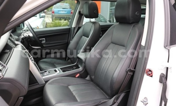 Tenga Tsaru Land Rover Range Rover Sport Chena Mota in Mapopoma eVhitori in Matabeleland North Tenga Tsaru Land Rover Range Rover Sport Chena Mota in Mapopoma eVhitori in Matabeleland North