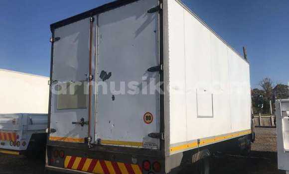Acheter Occasion Utilitaire Hino 300 Blanc à Beitbridge, Matabeleland South Acheter Occasion Utilitaire Hino 300 Blanc à Beitbridge, Matabeleland South