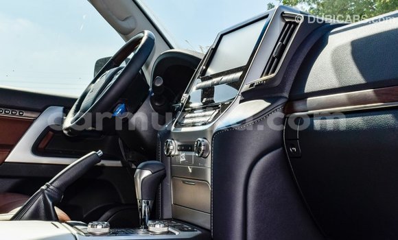 Acheter Import Voiture Toyota Land Cruiser Noir à Import - Dubai, Harare Acheter Import Voiture Toyota Land Cruiser Noir à Import - Dubai, Harare