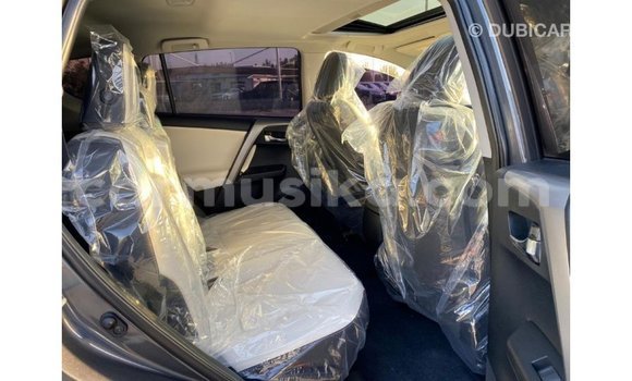 Tenga Imported Toyota HiAce Zvimwe Rori in Import - Dubai in Harare Tenga Imported Toyota HiAce Zvimwe Rori in Import - Dubai in Harare