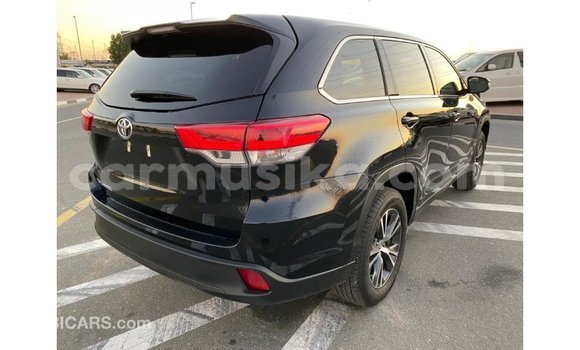 Tenga Imported Toyota Highlander Nhema Mota in Import - Dubai in Harare Tenga Imported Toyota Highlander Nhema Mota in Import - Dubai in Harare