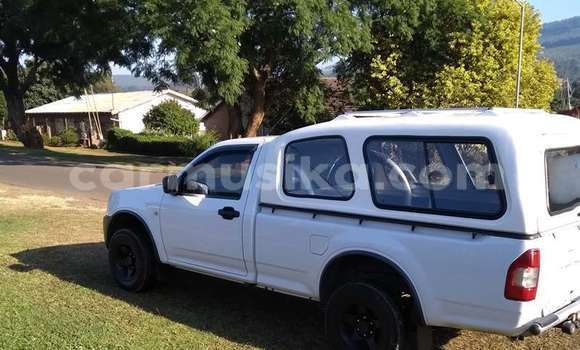 Acheter Occasion Voiture Isuzu KB Blanc à Bulawayo, Bulawayo Acheter Occasion Voiture Isuzu KB Blanc à Bulawayo, Bulawayo