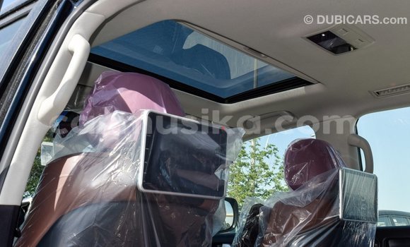 Acheter Import Voiture Toyota Land Cruiser Noir à Import - Dubai, Harare Acheter Import Voiture Toyota Land Cruiser Noir à Import - Dubai, Harare