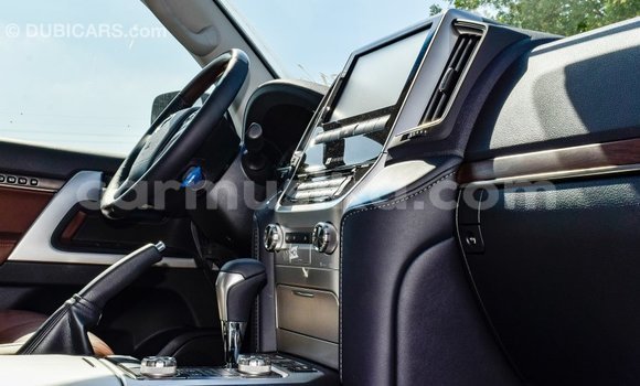 Acheter Import Voiture Toyota Land Cruiser Noir à Import - Dubai, Harare Acheter Import Voiture Toyota Land Cruiser Noir à Import - Dubai, Harare