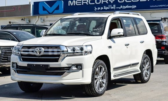 Buy Import Toyota Land Cruiser White Car in Import - Dubai in Harare Buy Import Toyota Land Cruiser White Car in Import - Dubai in Harare