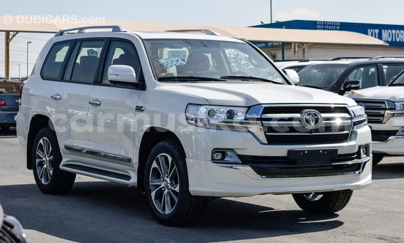Buy Import Toyota Land Cruiser White Car in Import - Dubai in Harare Buy Import Toyota Land Cruiser White Car in Import - Dubai in Harare