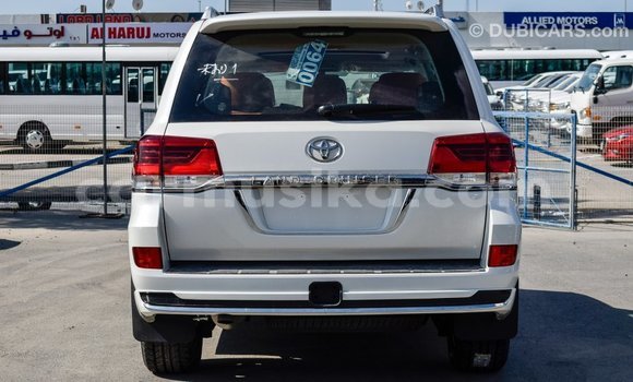 Buy Import Toyota Land Cruiser White Car in Import - Dubai in Harare Buy Import Toyota Land Cruiser White Car in Import - Dubai in Harare