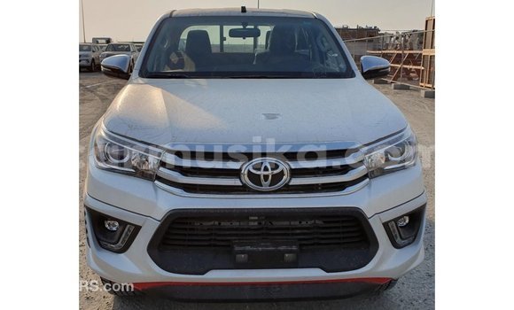 Tenga Imported Toyota Hilux Chena Mota in Import - Dubai in Harare Tenga Imported Toyota Hilux Chena Mota in Import - Dubai in Harare