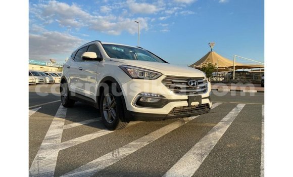 Tenga Imported Hyundai Santa Fe Chena Mota in Import - Dubai in Harare Tenga Imported Hyundai Santa Fe Chena Mota in Import - Dubai in Harare
