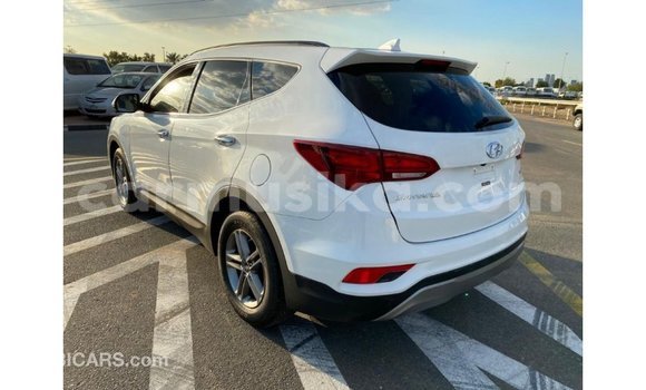 Tenga Imported Hyundai Santa Fe Chena Mota in Import - Dubai in Harare Tenga Imported Hyundai Santa Fe Chena Mota in Import - Dubai in Harare
