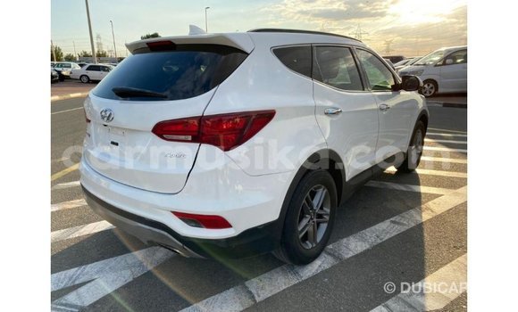 Tenga Imported Hyundai Santa Fe Chena Mota in Import - Dubai in Harare Tenga Imported Hyundai Santa Fe Chena Mota in Import - Dubai in Harare