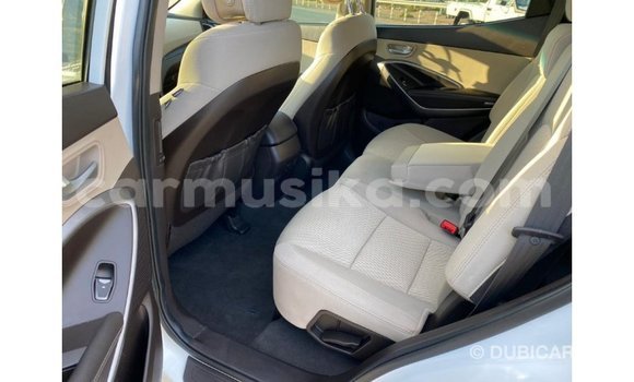 Tenga Imported Hyundai Santa Fe Chena Mota in Import - Dubai in Harare Tenga Imported Hyundai Santa Fe Chena Mota in Import - Dubai in Harare