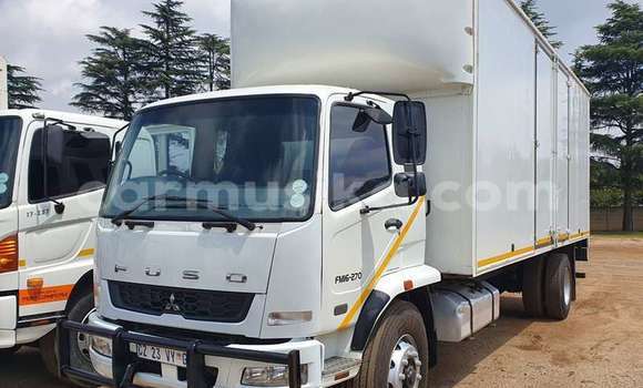 Acheter Occasion Utilitaire Mitsubishi Fuso Blanc à Beitbridge, Matabeleland South Acheter Occasion Utilitaire Mitsubishi Fuso Blanc à Beitbridge, Matabeleland South