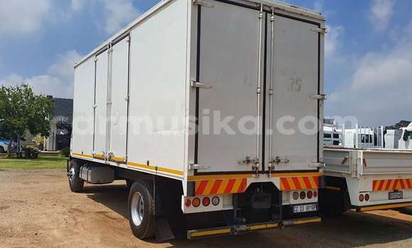 Acheter Occasion Utilitaire Mitsubishi Fuso Blanc à Beitbridge, Matabeleland South Acheter Occasion Utilitaire Mitsubishi Fuso Blanc à Beitbridge, Matabeleland South