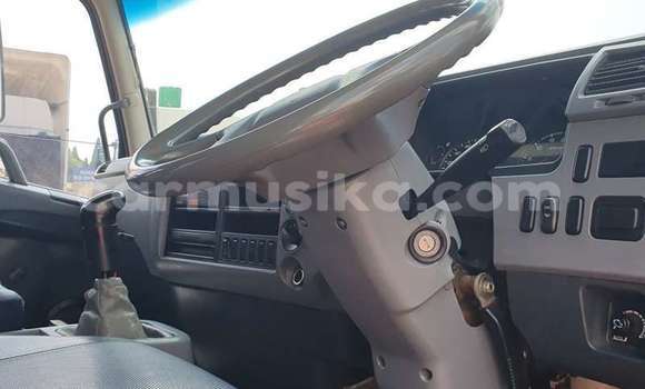 Acheter Occasion Utilitaire Mitsubishi Fuso Blanc à Beitbridge, Matabeleland South Acheter Occasion Utilitaire Mitsubishi Fuso Blanc à Beitbridge, Matabeleland South