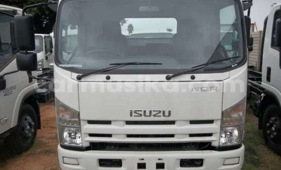 Acheter Occasion Utilitaire Isuzu FTR 850 Blanc à Beitbridge, Matabeleland South Acheter Occasion Utilitaire Isuzu FTR 850 Blanc à Beitbridge, Matabeleland South