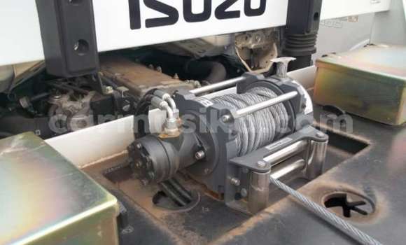 Acheter Occasion Utilitaire Isuzu FTR 850 Blanc à Beitbridge, Matabeleland South Acheter Occasion Utilitaire Isuzu FTR 850 Blanc à Beitbridge, Matabeleland South