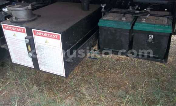 Acheter Occasion Utilitaire Isuzu FTR 850 Blanc à Beitbridge, Matabeleland South Acheter Occasion Utilitaire Isuzu FTR 850 Blanc à Beitbridge, Matabeleland South