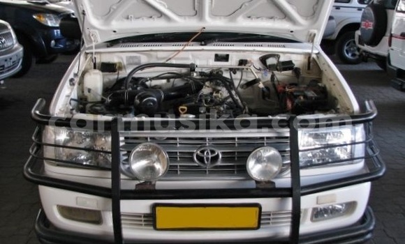 Acheter Occasion Voiture Toyota 2000GT Blanc à Beitbridge, Matabeleland South Acheter Occasion Voiture Toyota 2000GT Blanc à Beitbridge, Matabeleland South