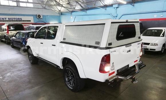 Acheter Occasion Voiture Toyota Hilux Blanc à Beitbridge, Matabeleland South Acheter Occasion Voiture Toyota Hilux Blanc à Beitbridge, Matabeleland South