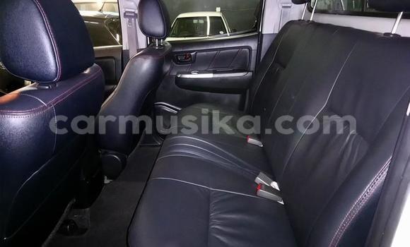 Acheter Occasion Voiture Toyota Hilux Blanc à Beitbridge, Matabeleland South Acheter Occasion Voiture Toyota Hilux Blanc à Beitbridge, Matabeleland South