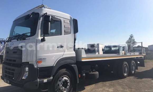 Nunua Ilio tumika Nissan UD Nyeupe Lori ndani ya Beitbridge nchini Matabeleland Kusini