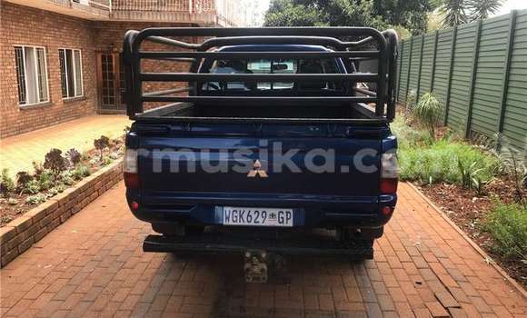 Acheter Occasion Voiture Mitsubishi Colt Bleu à Beitbridge, Matabeleland South Acheter Occasion Voiture Mitsubishi Colt Bleu à Beitbridge, Matabeleland South