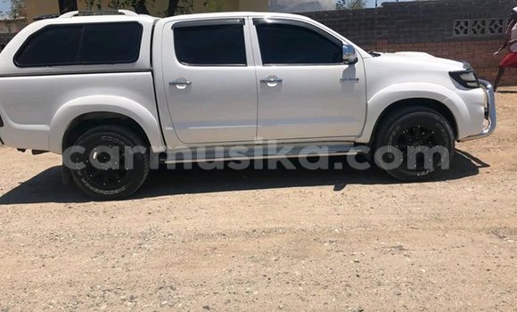 Nunua Ilio tumika Toyota Hilux Nyeupe Gari ndani ya Harare nchini Harare Nunua Ilio tumika Toyota Hilux Nyeupe Gari ndani ya Harare nchini Harare