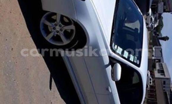 Nunua Ilio tumika Subaru Legacy Nyeupe Gari ndani ya Harare nchini Harare Nunua Ilio tumika Subaru Legacy Nyeupe Gari ndani ya Harare nchini Harare