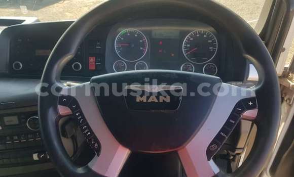 Acheter Occasion Utilitaire Man D20 Blanc à Beitbridge, Matabeleland South Acheter Occasion Utilitaire Man D20 Blanc à Beitbridge, Matabeleland South