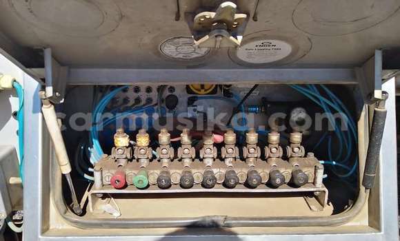 Acheter Occasion Utilitaire Toyota Dyna Blanc à Beitbridge, Matabeleland South Acheter Occasion Utilitaire Toyota Dyna Blanc à Beitbridge, Matabeleland South