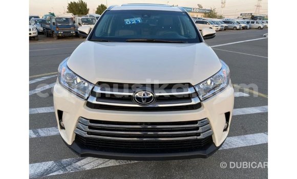 Tenga Imported Toyota Highlander Chena Mota in Import - Dubai in Harare Tenga Imported Toyota Highlander Chena Mota in Import - Dubai in Harare