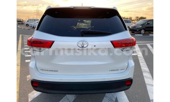 Tenga Imported Toyota Highlander Chena Mota in Import - Dubai in Harare Tenga Imported Toyota Highlander Chena Mota in Import - Dubai in Harare