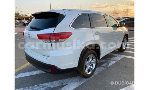 Tenga Imported Toyota Highlander Chena Mota in Import - Dubai in Harare Tenga Imported Toyota Highlander Chena Mota in Import - Dubai in Harare