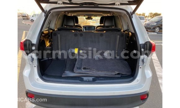 Tenga Imported Toyota Highlander Chena Mota in Import - Dubai in Harare Tenga Imported Toyota Highlander Chena Mota in Import - Dubai in Harare