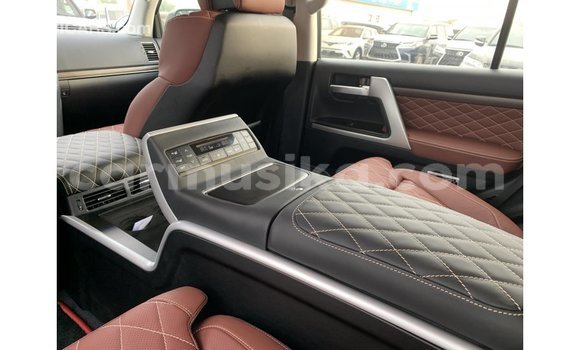 Acheter Import Voiture Toyota Land Cruiser Noir à Import - Dubai, Harare Acheter Import Voiture Toyota Land Cruiser Noir à Import - Dubai, Harare