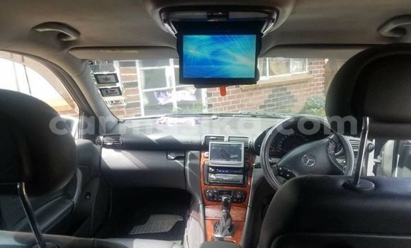 Buy Used Mercedes‒Benz C-klasse White Car in Harare in Harare Buy Used Mercedes‒Benz C-klasse White Car in Harare in Harare