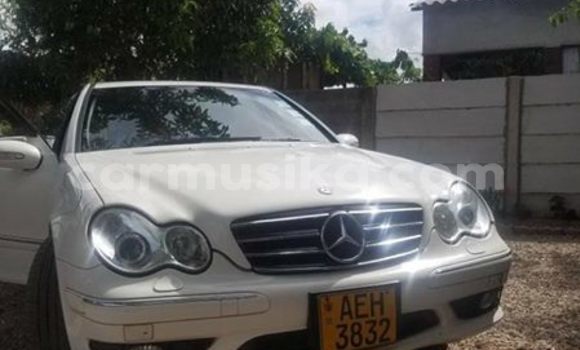 Buy Used Mercedes‒Benz C-klasse White Car in Harare in Harare Buy Used Mercedes‒Benz C-klasse White Car in Harare in Harare