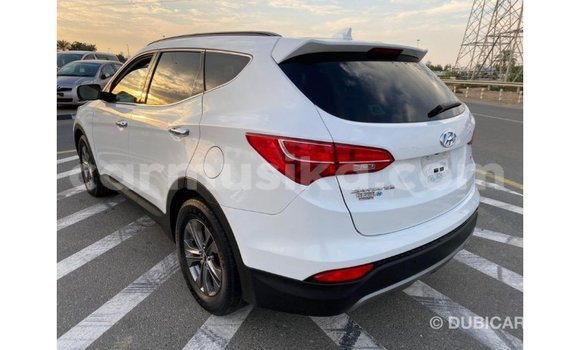 Tenga Imported Hyundai Santa Fe Chena Mota in Import - Dubai in Harare Tenga Imported Hyundai Santa Fe Chena Mota in Import - Dubai in Harare