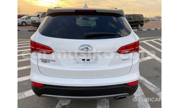 Tenga Imported Hyundai Santa Fe Chena Mota in Import - Dubai in Harare Tenga Imported Hyundai Santa Fe Chena Mota in Import - Dubai in Harare