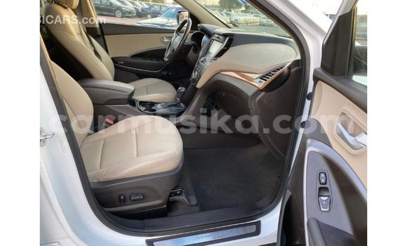 Tenga Imported Hyundai Santa Fe Chena Mota in Import - Dubai in Harare Tenga Imported Hyundai Santa Fe Chena Mota in Import - Dubai in Harare