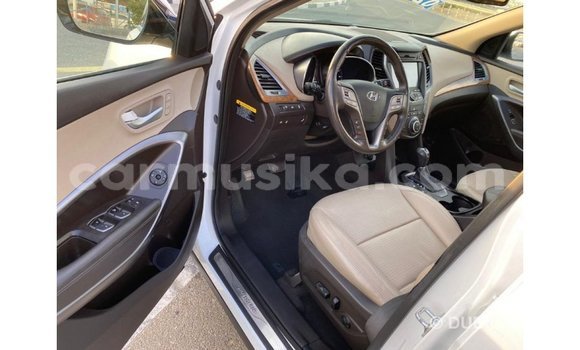 Tenga Imported Hyundai Santa Fe Chena Mota in Import - Dubai in Harare Tenga Imported Hyundai Santa Fe Chena Mota in Import - Dubai in Harare