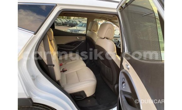 Tenga Imported Hyundai Santa Fe Chena Mota in Import - Dubai in Harare Tenga Imported Hyundai Santa Fe Chena Mota in Import - Dubai in Harare