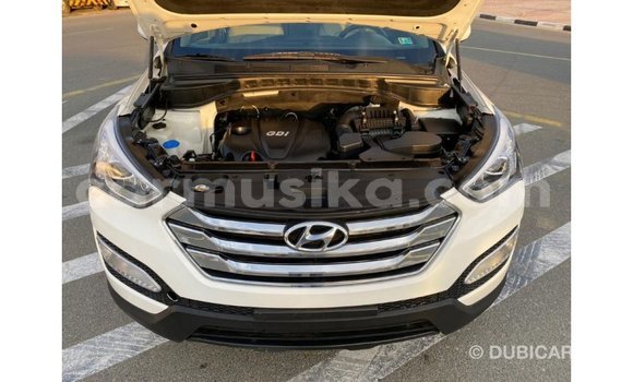 Tenga Imported Hyundai Santa Fe Chena Mota in Import - Dubai in Harare Tenga Imported Hyundai Santa Fe Chena Mota in Import - Dubai in Harare