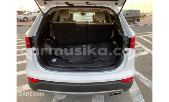 Tenga Imported Hyundai Santa Fe Chena Mota in Import - Dubai in Harare Tenga Imported Hyundai Santa Fe Chena Mota in Import - Dubai in Harare