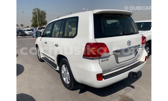 Acheter Import Voiture Toyota Land Cruiser Blanc à Import - Dubai, Harare Acheter Import Voiture Toyota Land Cruiser Blanc à Import - Dubai, Harare